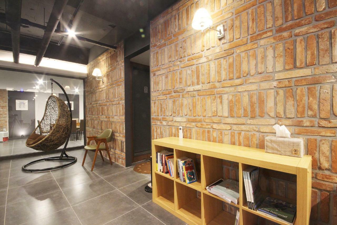 Brown Dot Hotel Seomyeon Busan Exterior foto